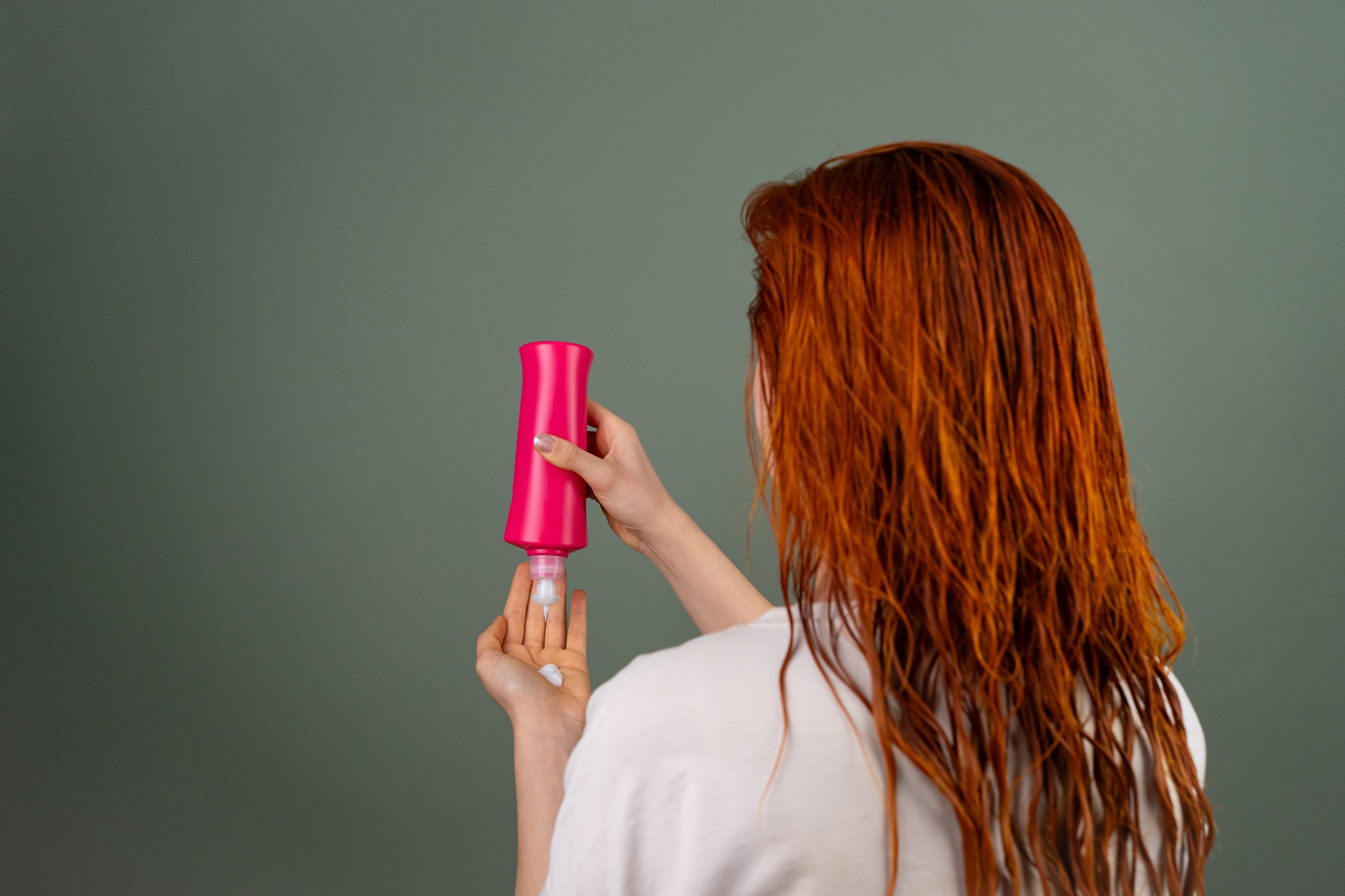 Cheveux mouillés femme soin après shampoing